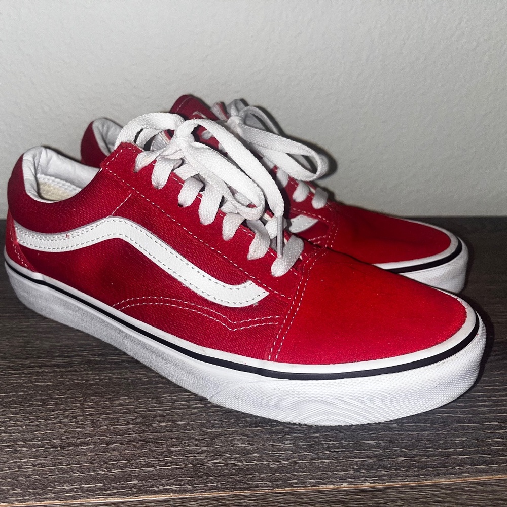 Women’s size 7 old skool vans
